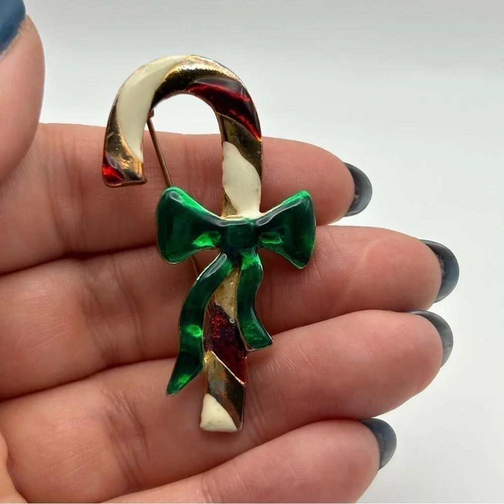 Christmas Red and White Striped Candy Cane Brooch with Dark Green Bow